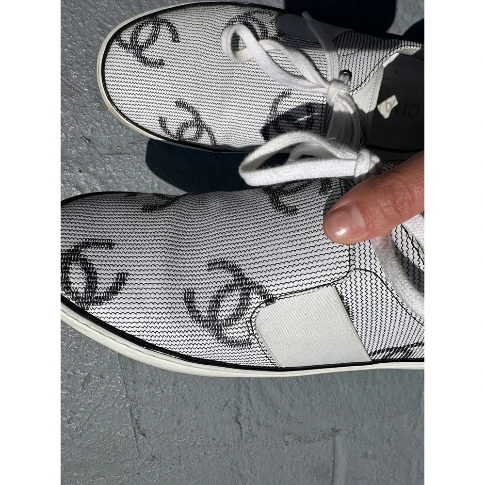 Chanel CC Logo Knit Sneakers Black White Blue Low Top Trainers G33731 Size 39